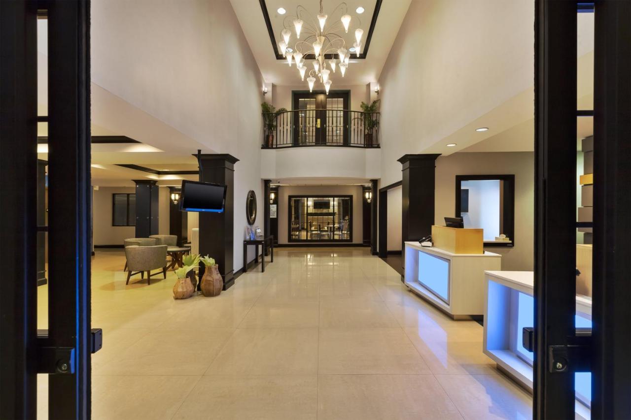 Holiday Inn Express Hotel & Suites Warminster-Horsham By Ihg Exteriör bild