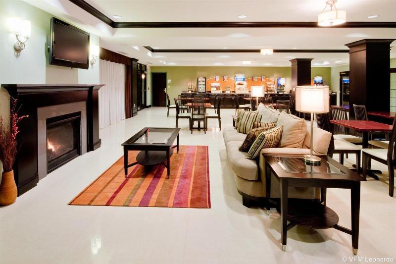 Holiday Inn Express Hotel & Suites Warminster-Horsham By Ihg Exteriör bild