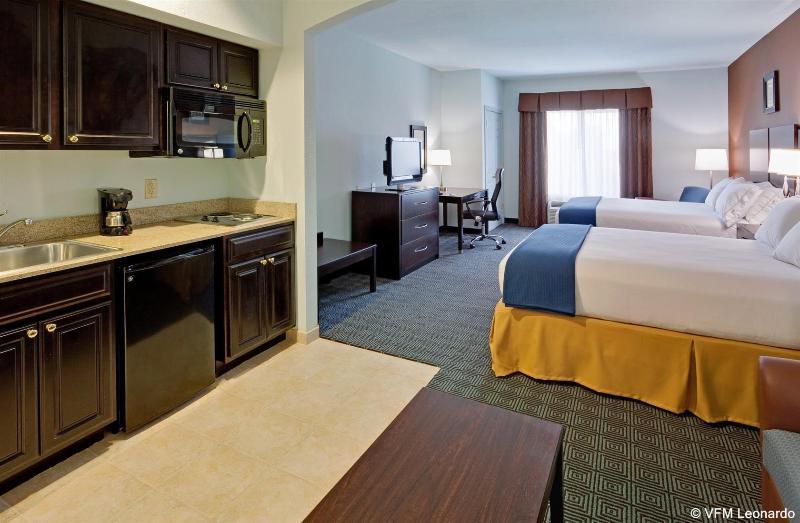 Holiday Inn Express Hotel & Suites Warminster-Horsham By Ihg Exteriör bild